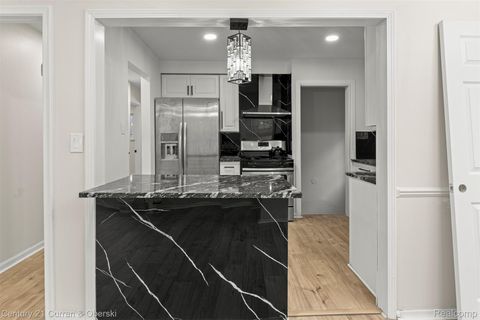 Tiny photo for 24084 Currier Street, Dearborn Heights City, MI 48125 (MLS # 20261003125)