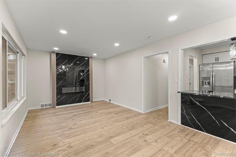 Tiny photo for 24084 Currier Street, Dearborn Heights City, MI 48125 (MLS # 20261003125)