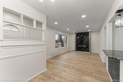 Tiny photo for 24084 Currier Street, Dearborn Heights City, MI 48125 (MLS # 20261003125)