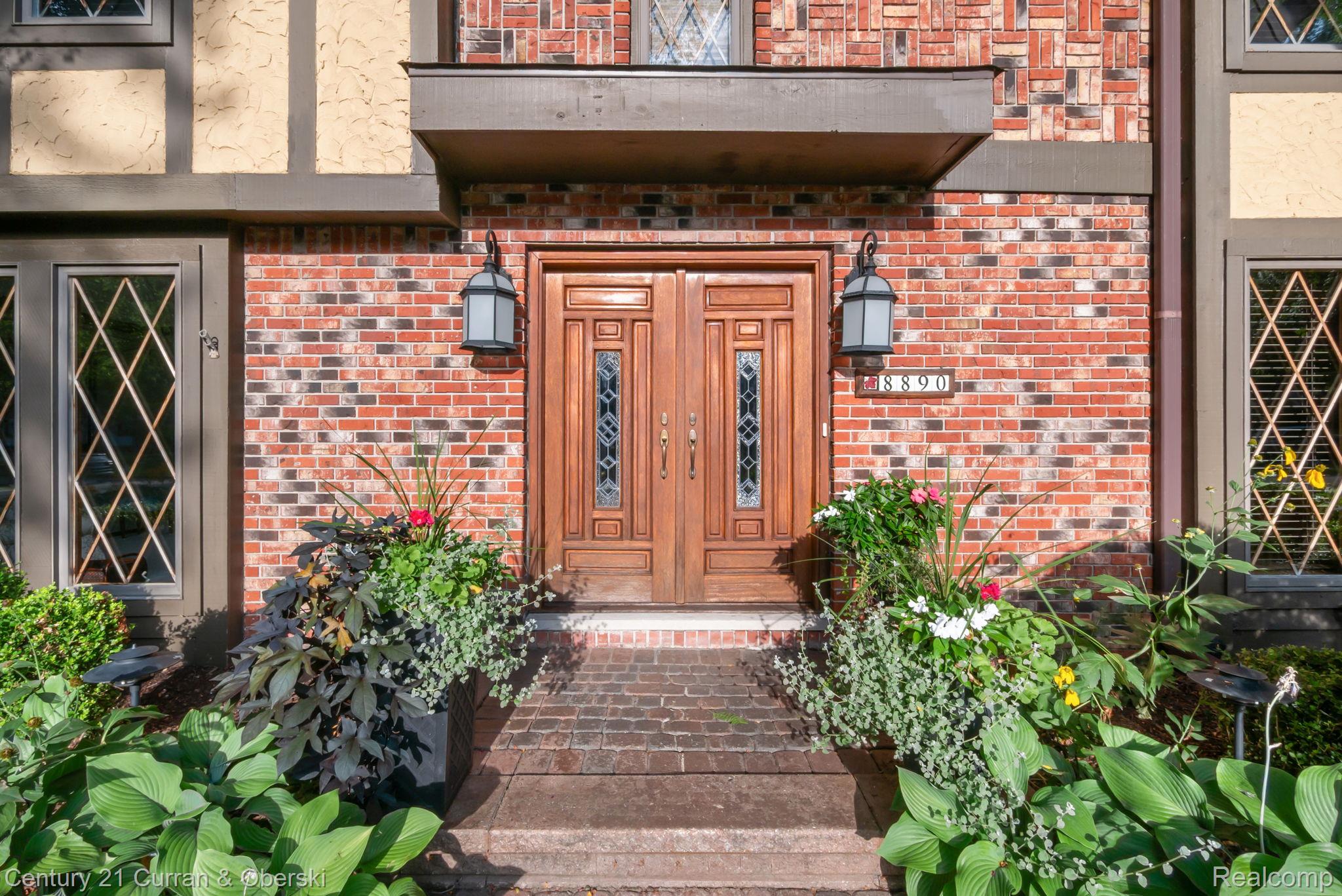 8890 Northampton Drive