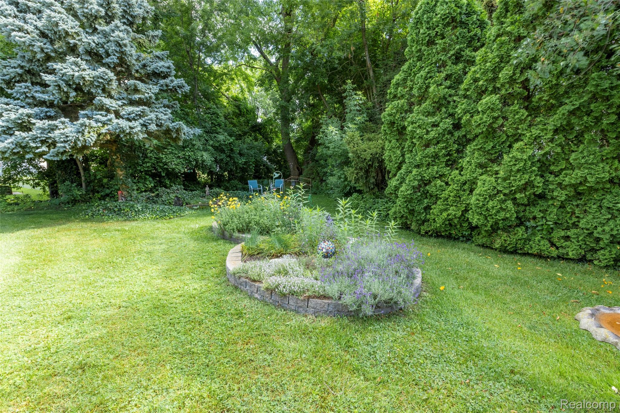 Waterford Charter Township, Michigan 48329, United States, 3 Bedrooms Bedrooms, ,2 BathroomsBathrooms,Residential,Active,207414