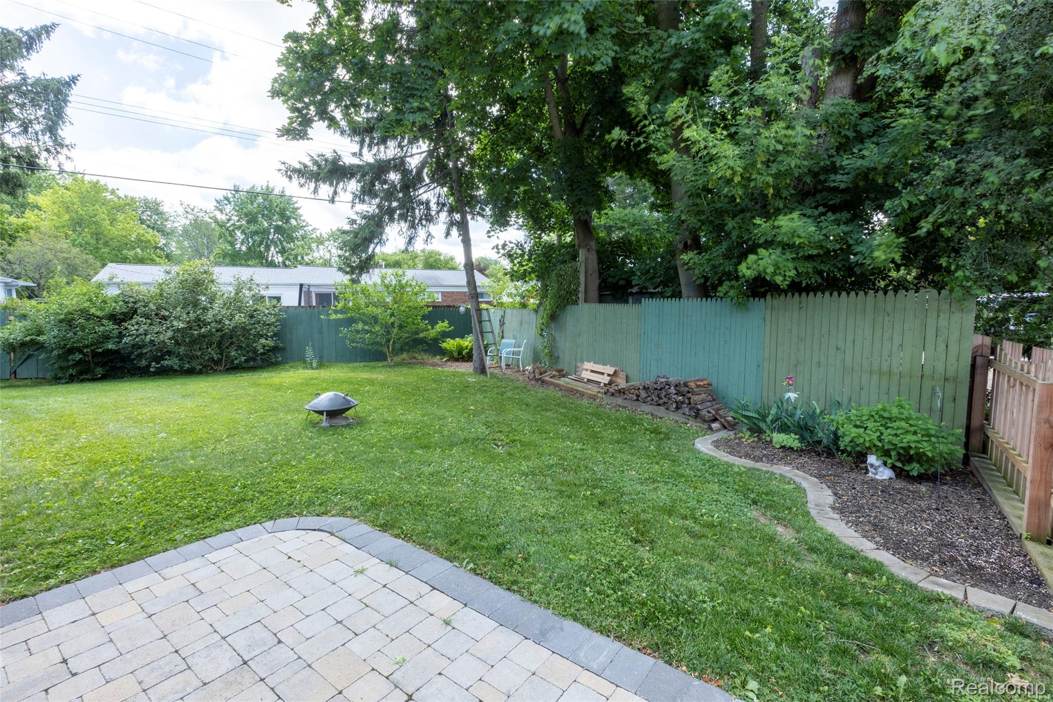 Waterford Charter Township, Michigan 48329, United States, 3 Bedrooms Bedrooms, ,2 BathroomsBathrooms,Residential,Active,207414