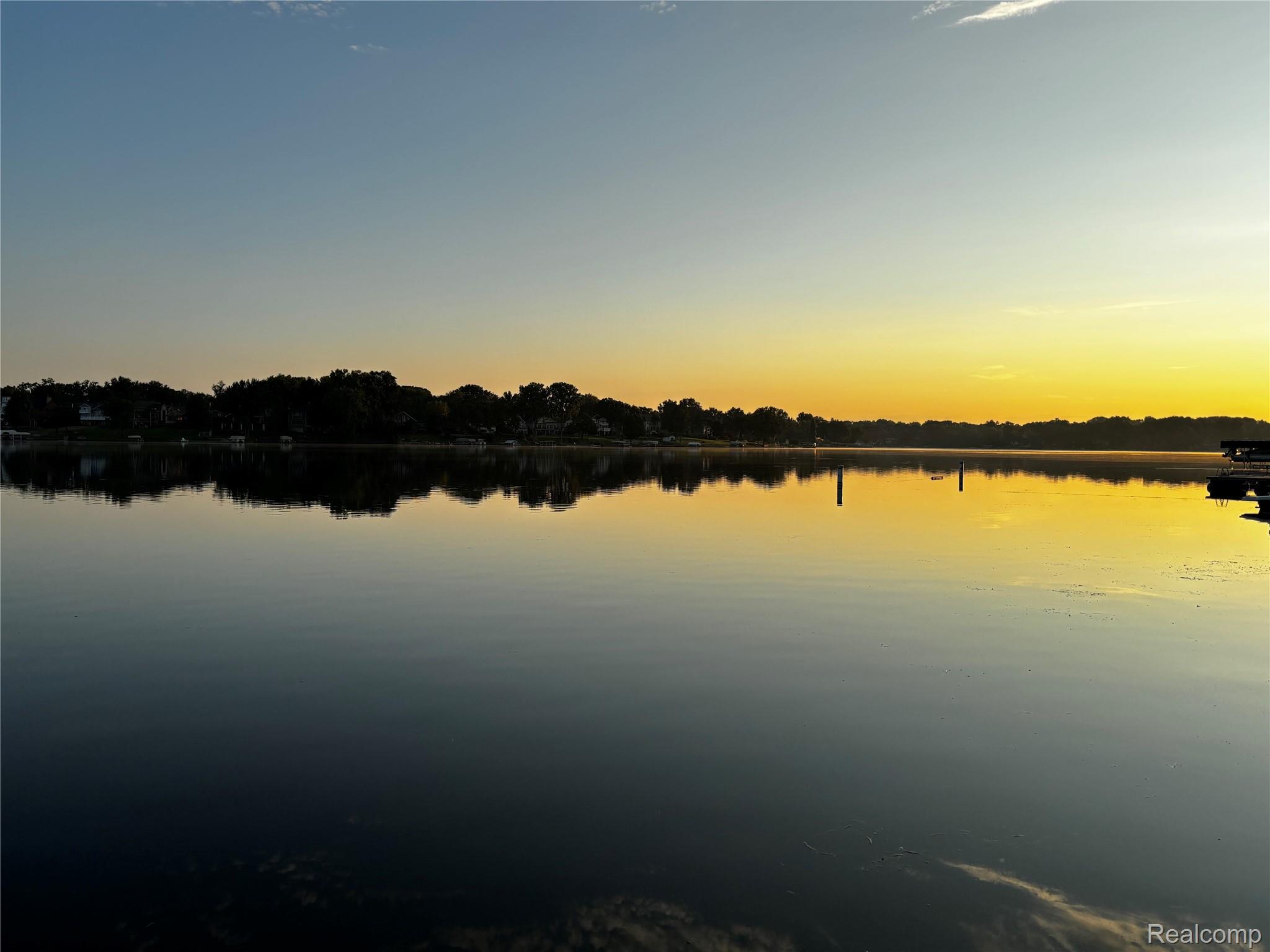 Waterford Charter Township, Michigan 48329, United States, 3 Bedrooms Bedrooms, ,2 BathroomsBathrooms,Residential,Active,207414