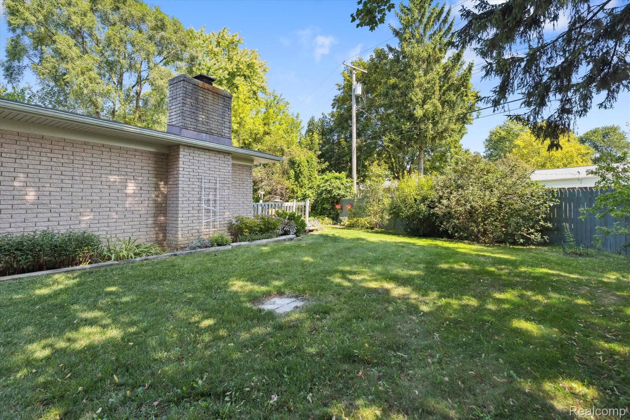 Waterford Charter Township, Michigan 48329, United States, 3 Bedrooms Bedrooms, ,2 BathroomsBathrooms,Residential,Active,207414