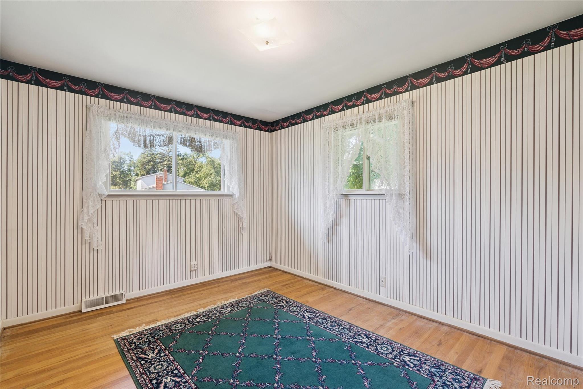 Waterford Charter Township, Michigan 48329, United States, 3 Bedrooms Bedrooms, ,2 BathroomsBathrooms,Residential,Active,207414