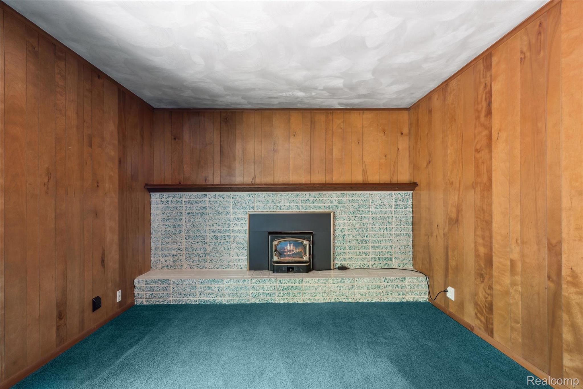 Waterford Charter Township, Michigan 48329, United States, 3 Bedrooms Bedrooms, ,2 BathroomsBathrooms,Residential,Active,207414