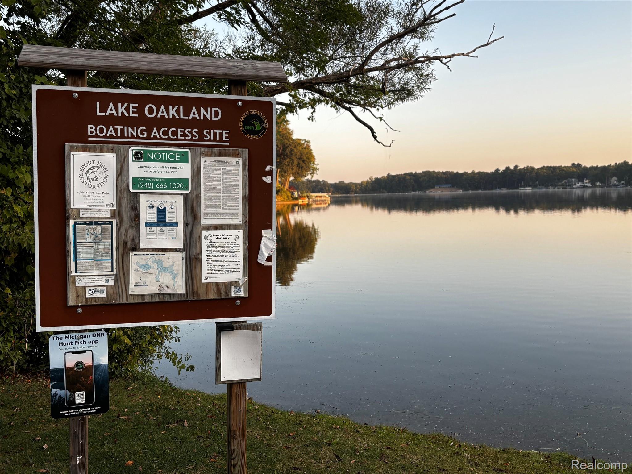 Waterford Charter Township, Michigan 48329, United States, 3 Bedrooms Bedrooms, ,2 BathroomsBathrooms,Residential,Active,207414