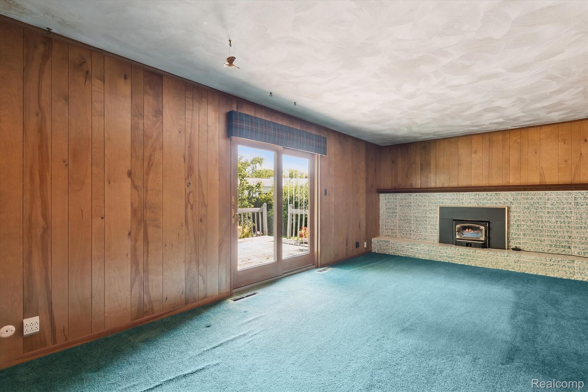 Waterford Charter Township, Michigan 48329, United States, 3 Bedrooms Bedrooms, ,2 BathroomsBathrooms,Residential,Active,207414