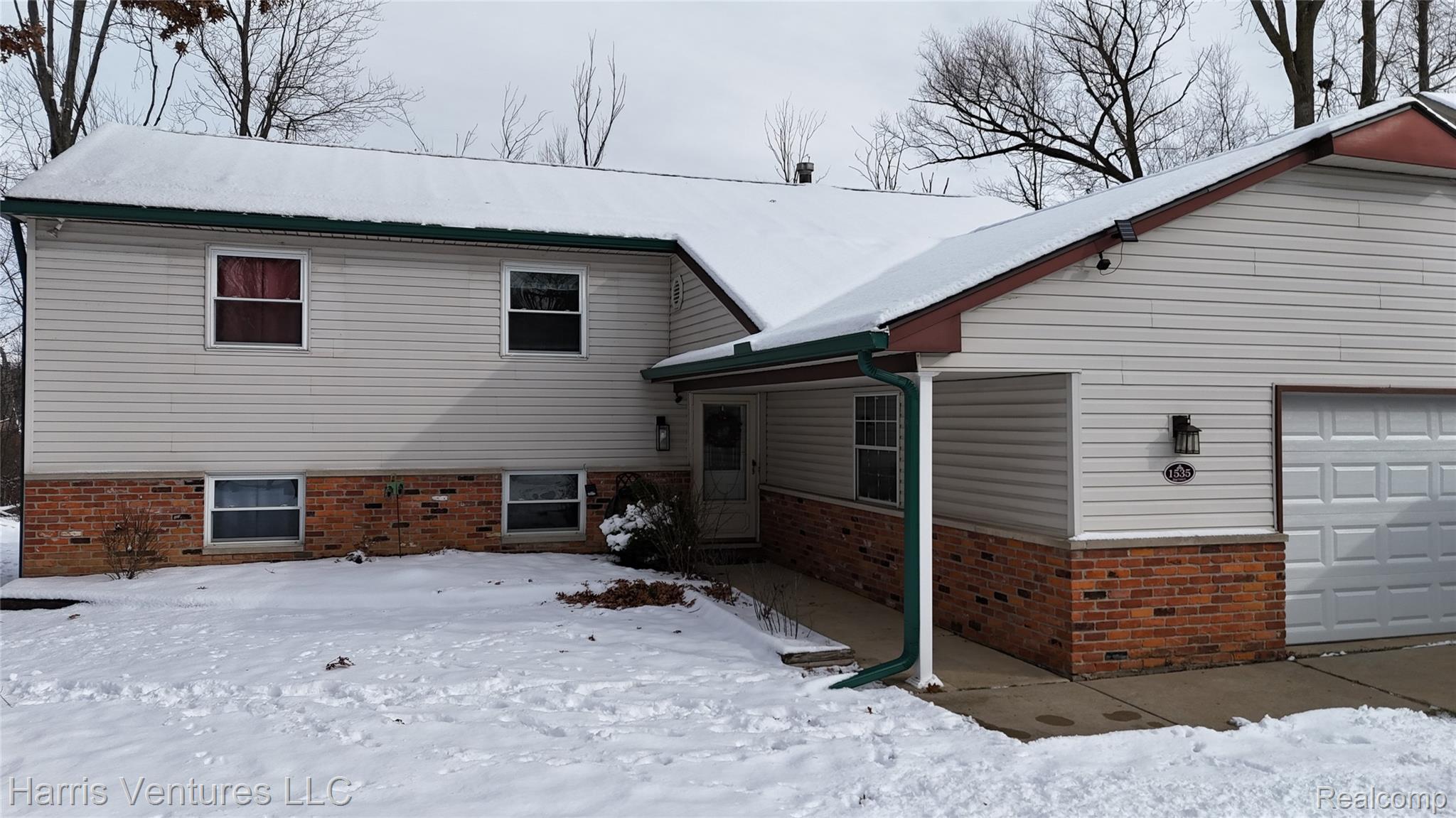 1535 Kings Crown Court