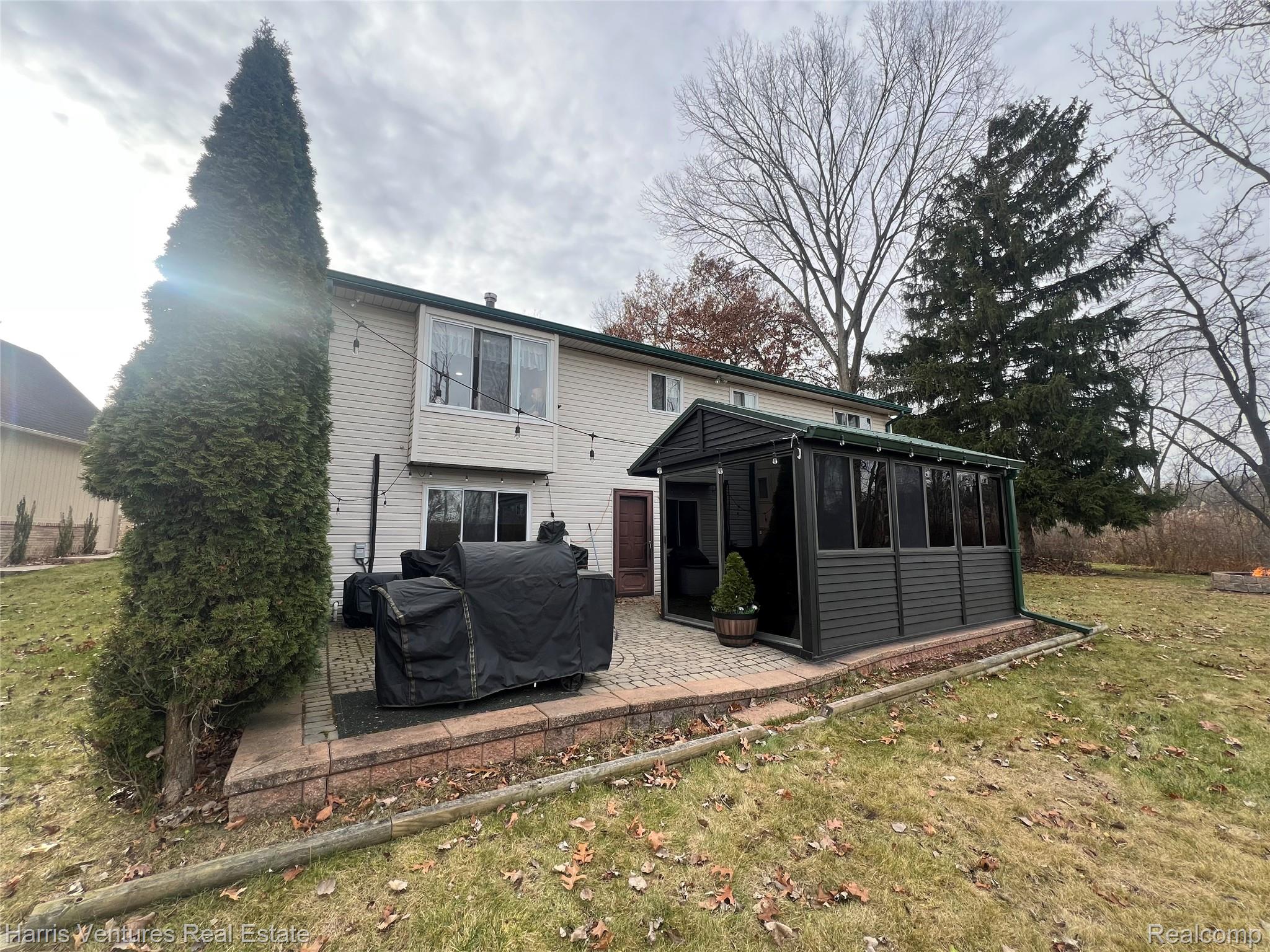 1535 Kings Crown Court