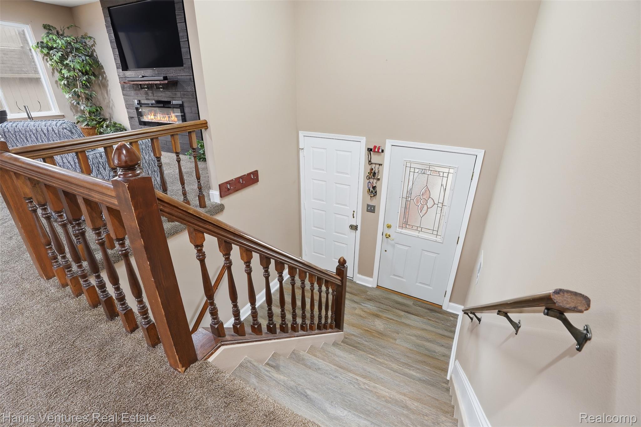 1535 Kings Crown Court