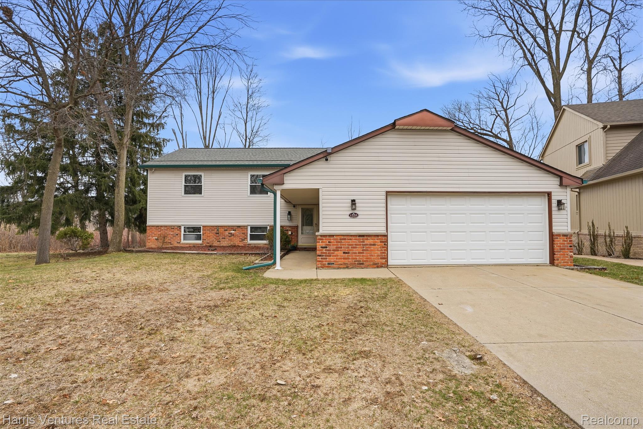 1535 Kings Crown Court