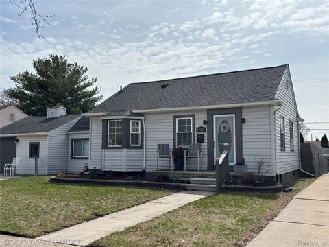 19235 Philomene Boulevard Allen Park City MI 48101