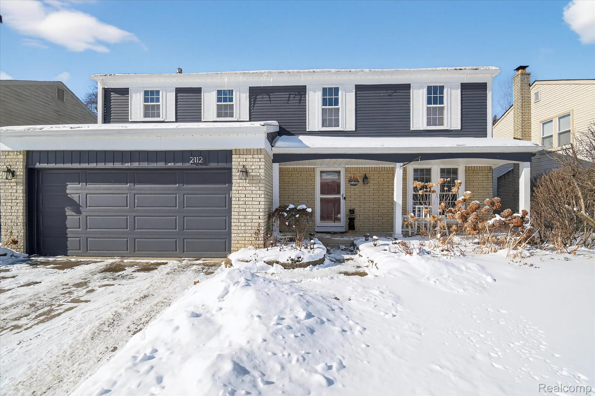 2112 E Roundtable Drive