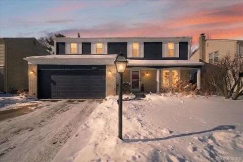 2112 E Roundtable Drive Canton Charter Township MI 48188