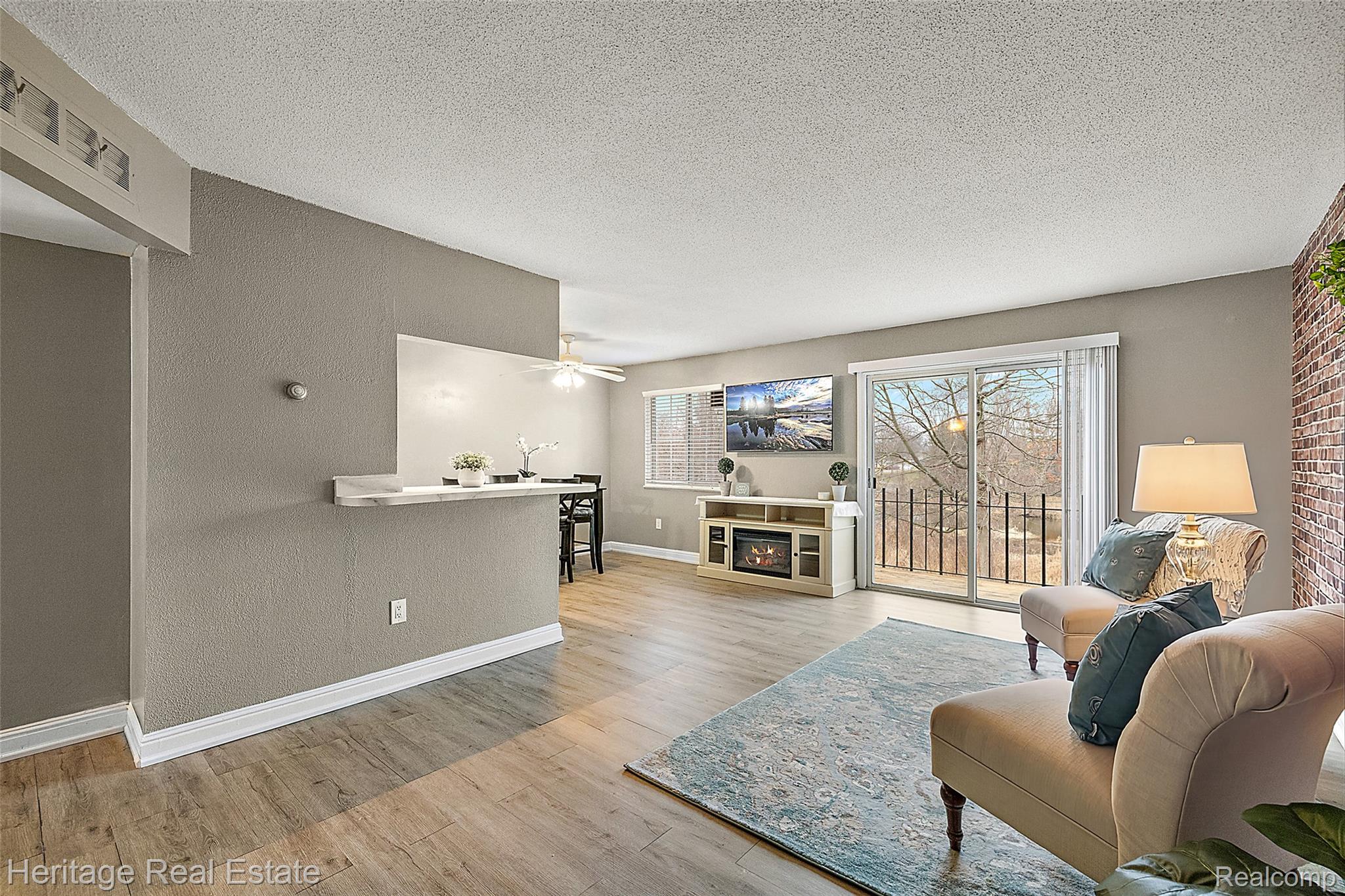 5299 Highland Road 202