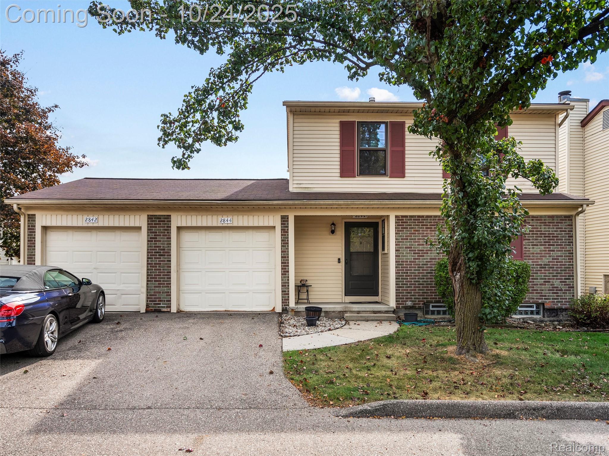 2844 Roundtree Drive