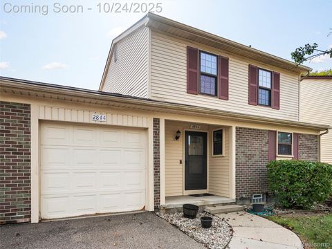 2844 Roundtree Drive Troy City MI 48083