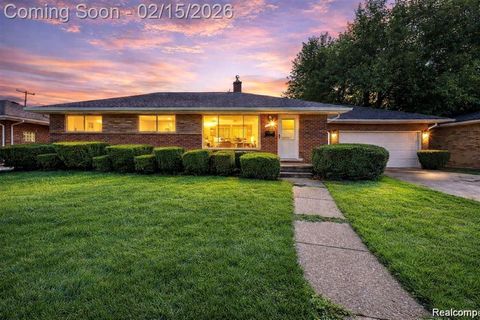 24756 Hill Avenue Warren City MI 48091