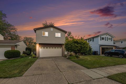 535 S Hubbard Street Westland City MI 48186