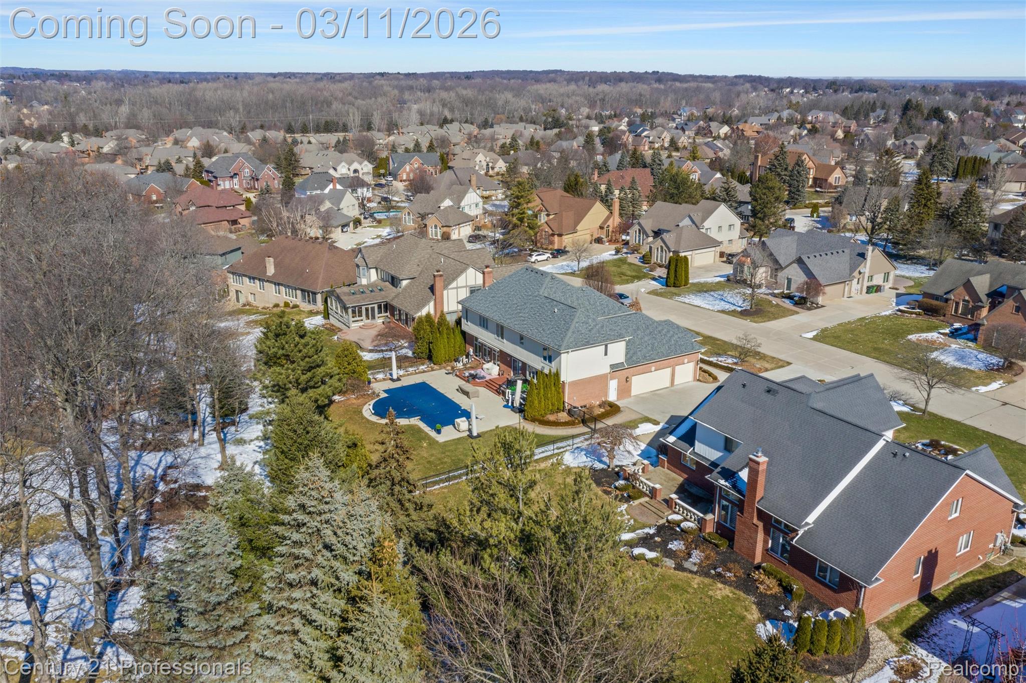 2392 Kingscross Drive