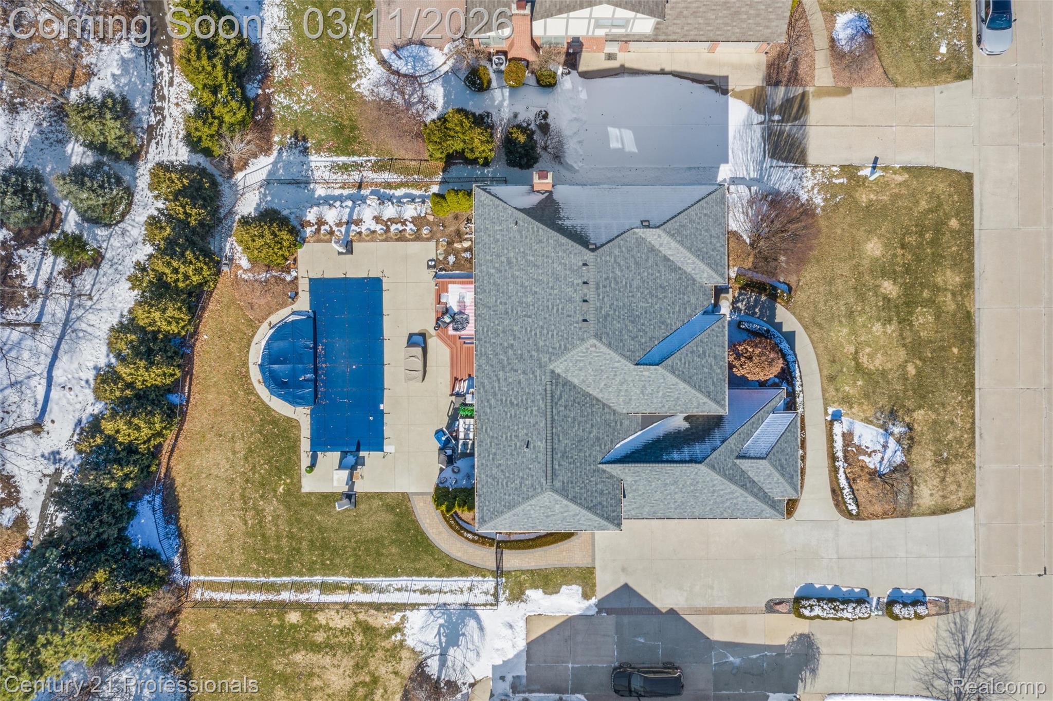 2392 Kingscross Drive