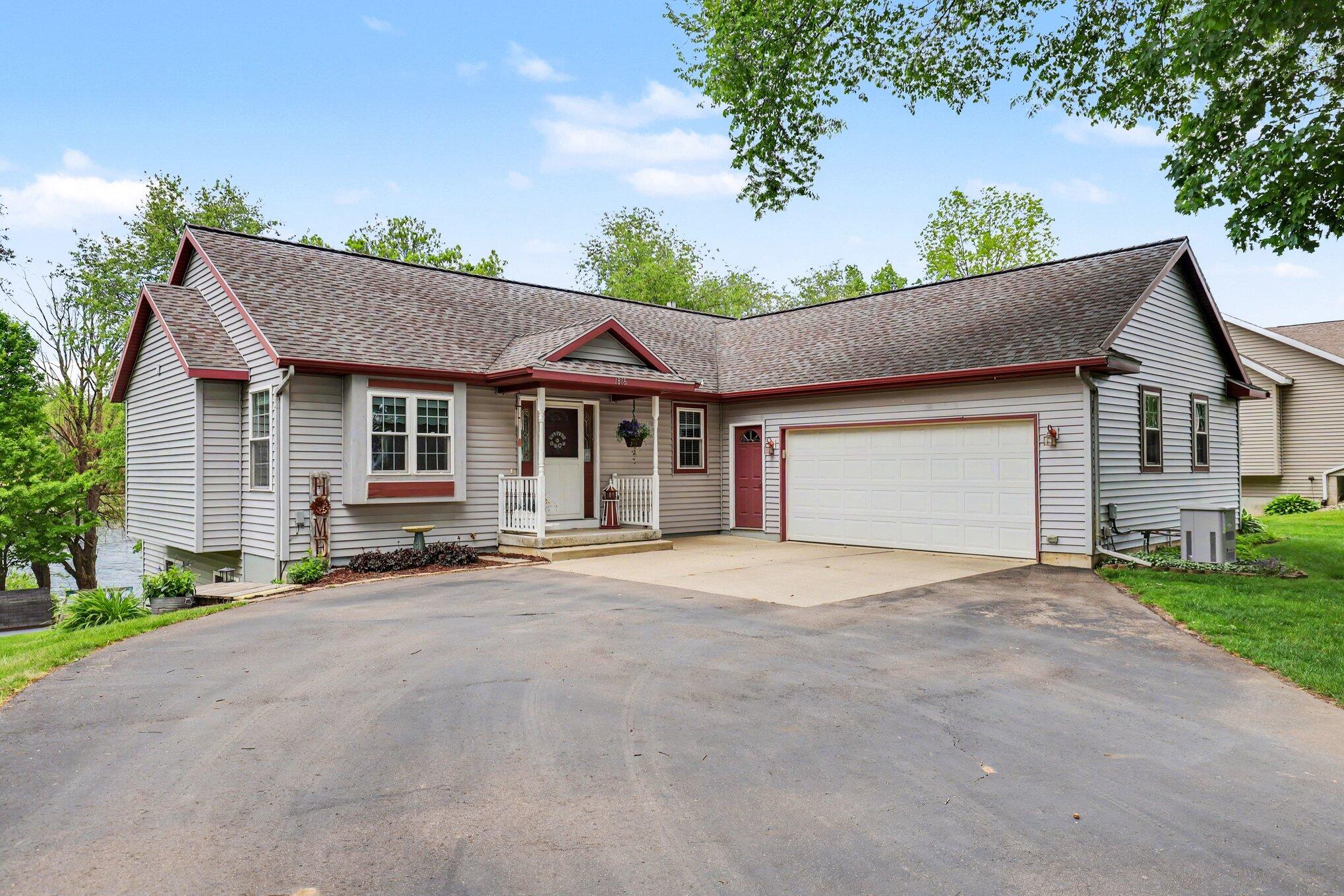1818 S Pratt Lake