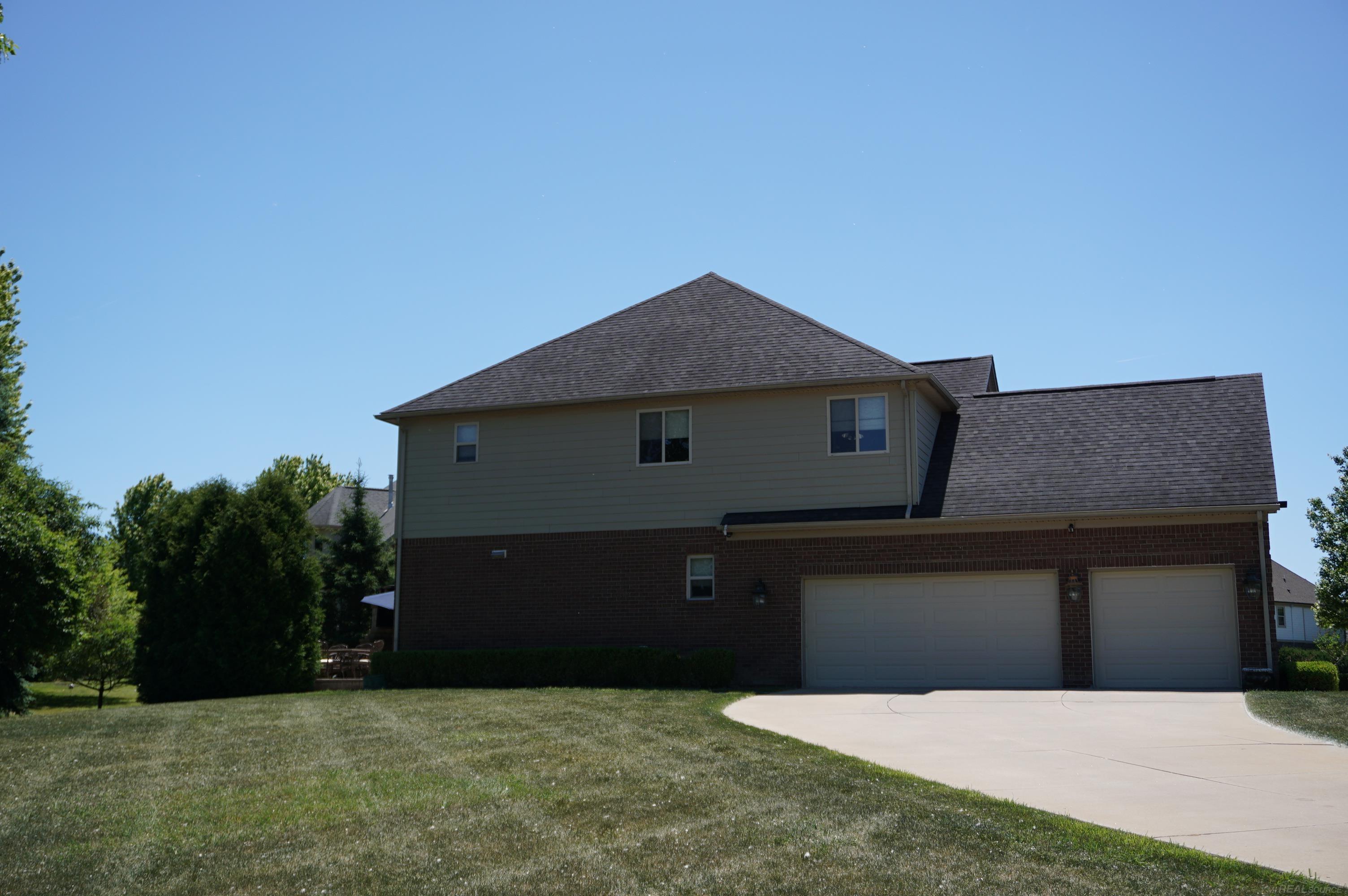 3526 Hawthorn Court