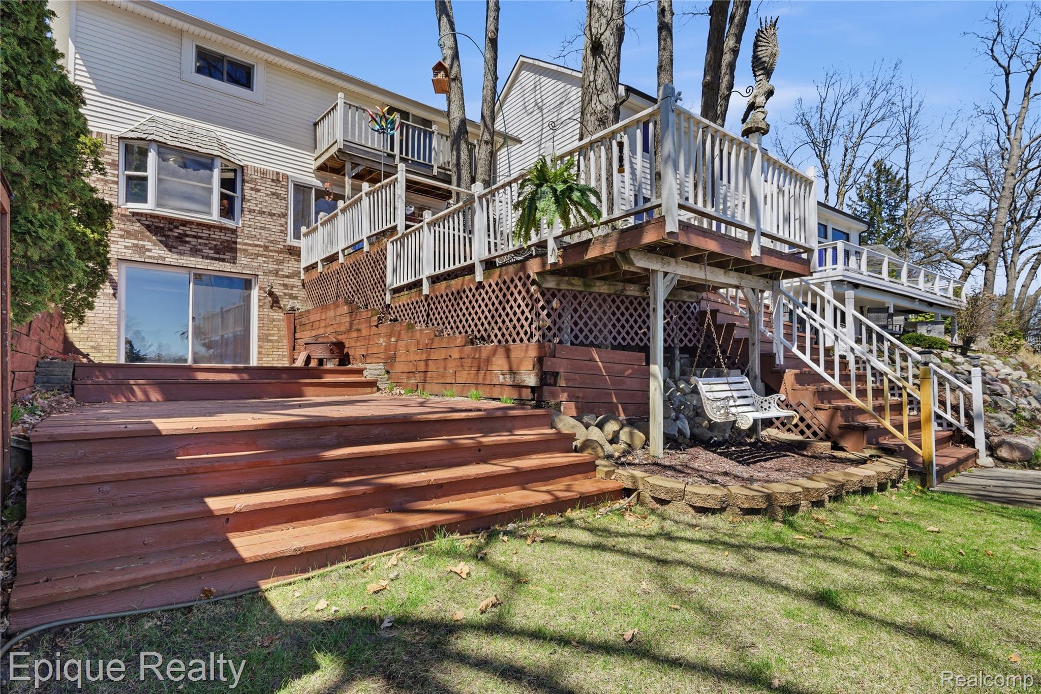 423 Shady Oaks Street