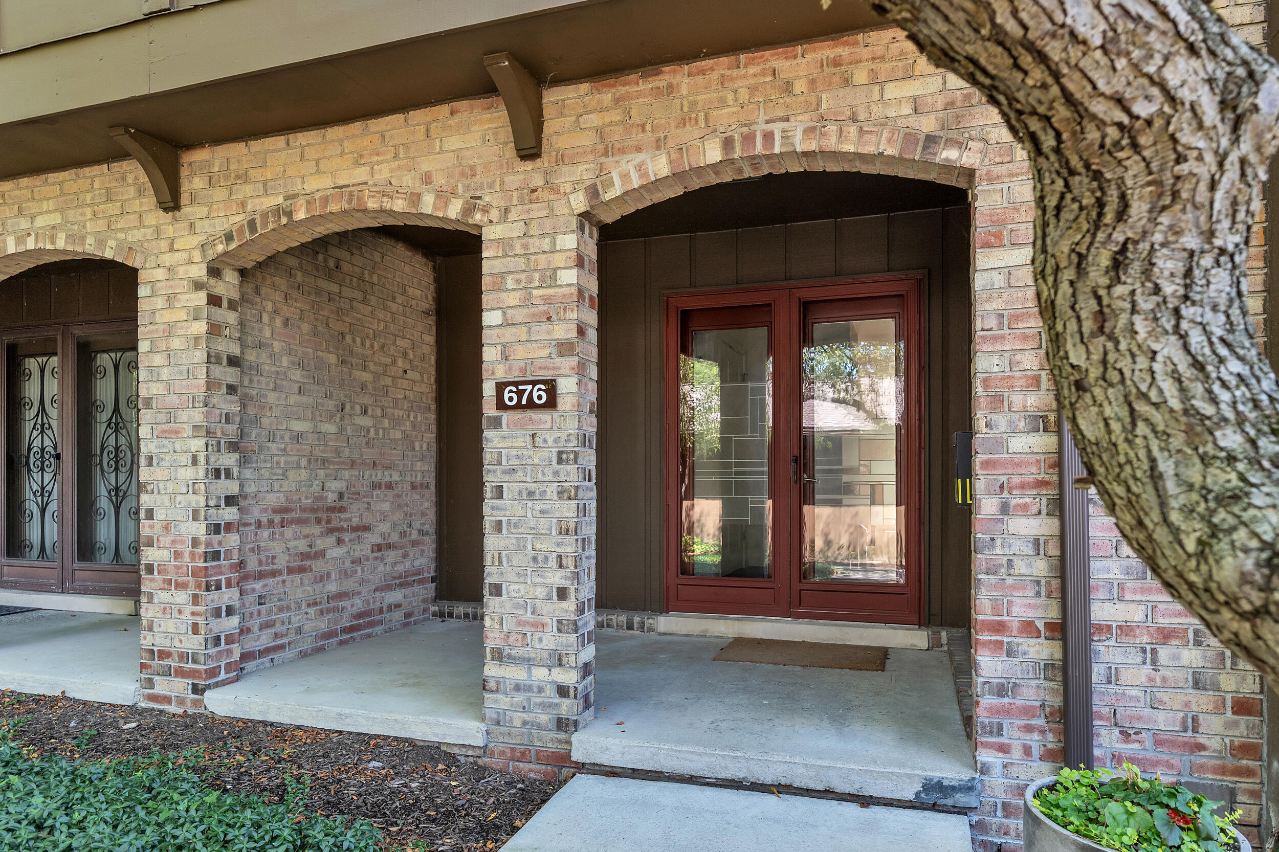 676 Greenhills Drive