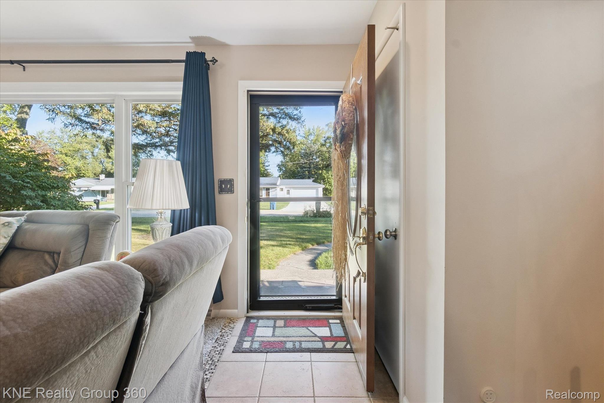 12375 Hillcrest Drive