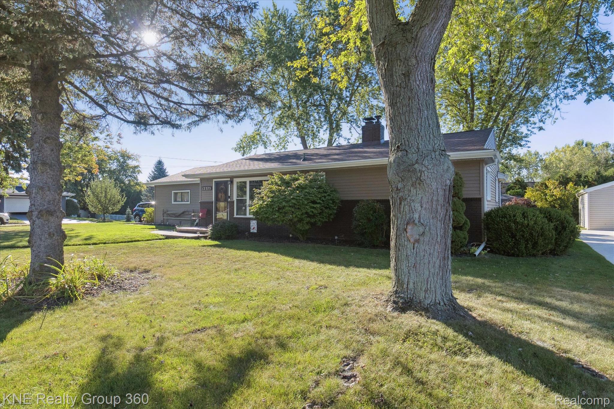 12375 Hillcrest Drive