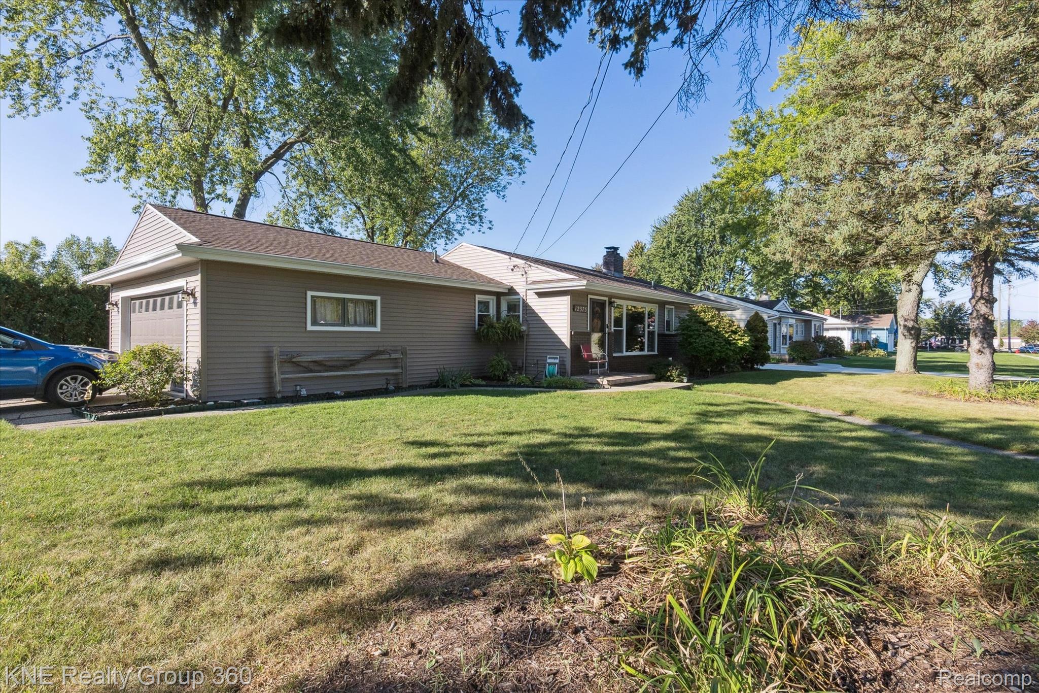 12375 Hillcrest Drive