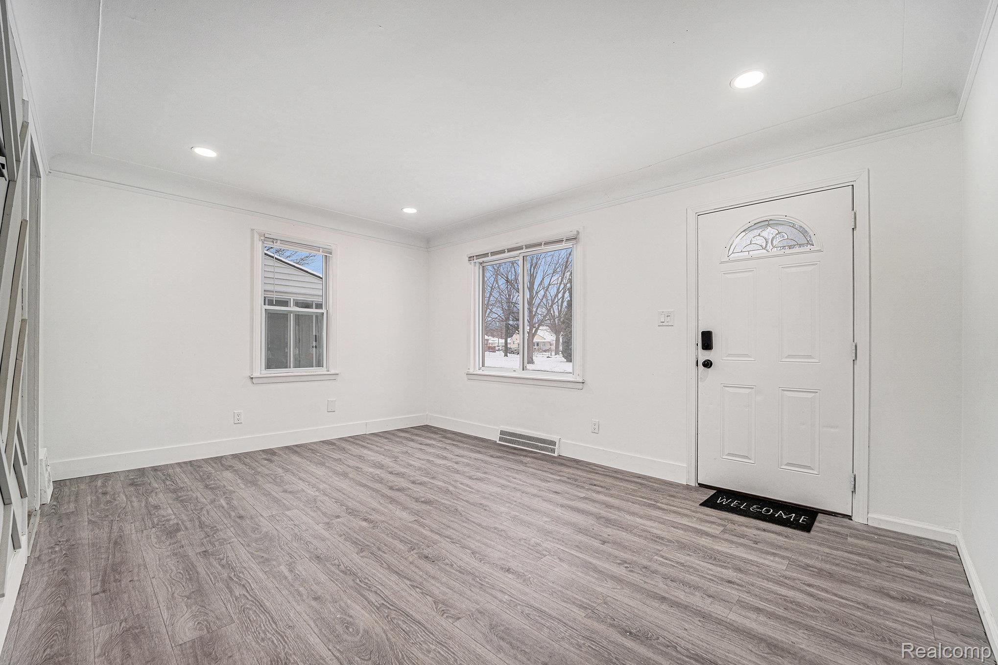 20233 Pinecrest Street