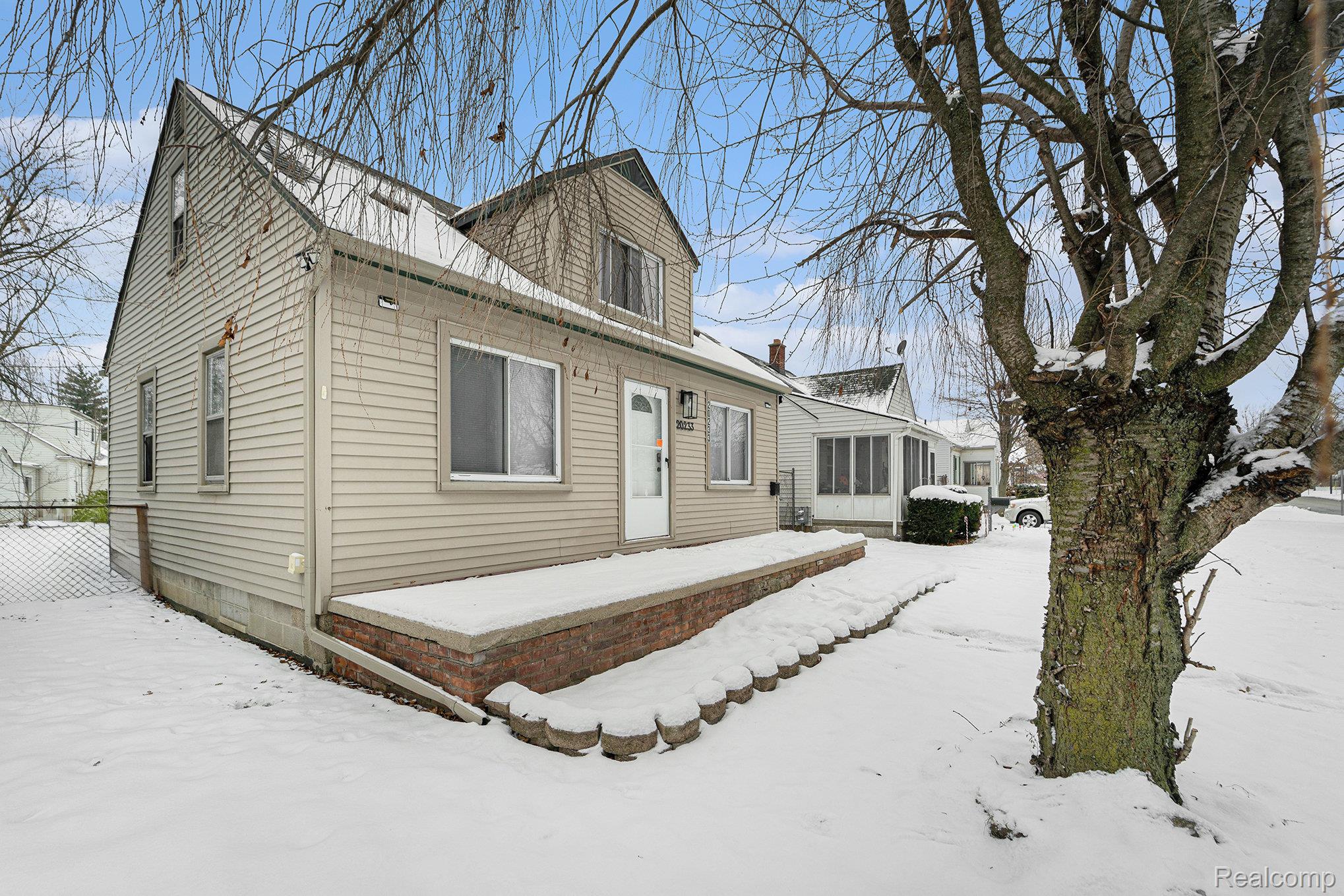 20233 Pinecrest Street