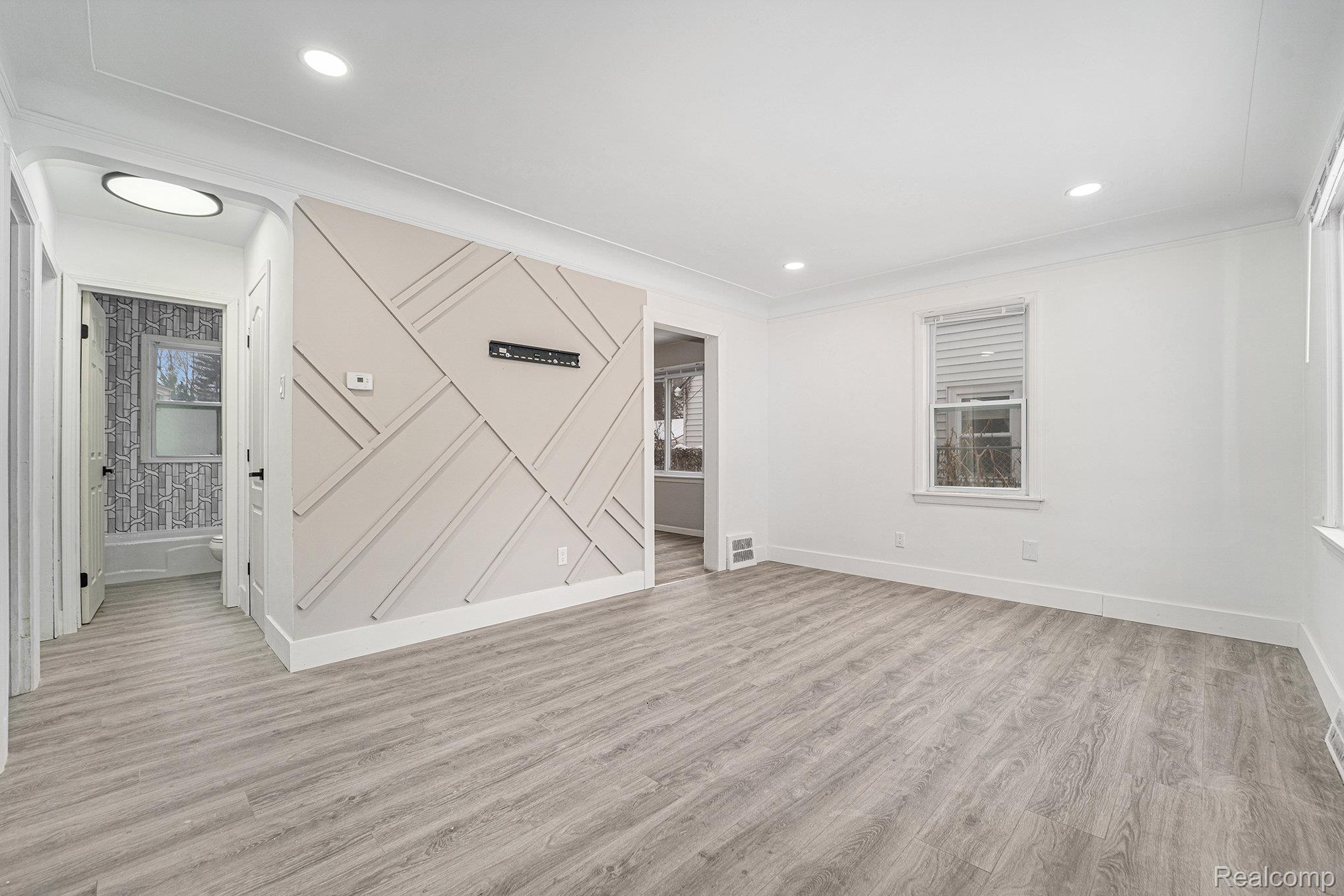 20233 Pinecrest Street