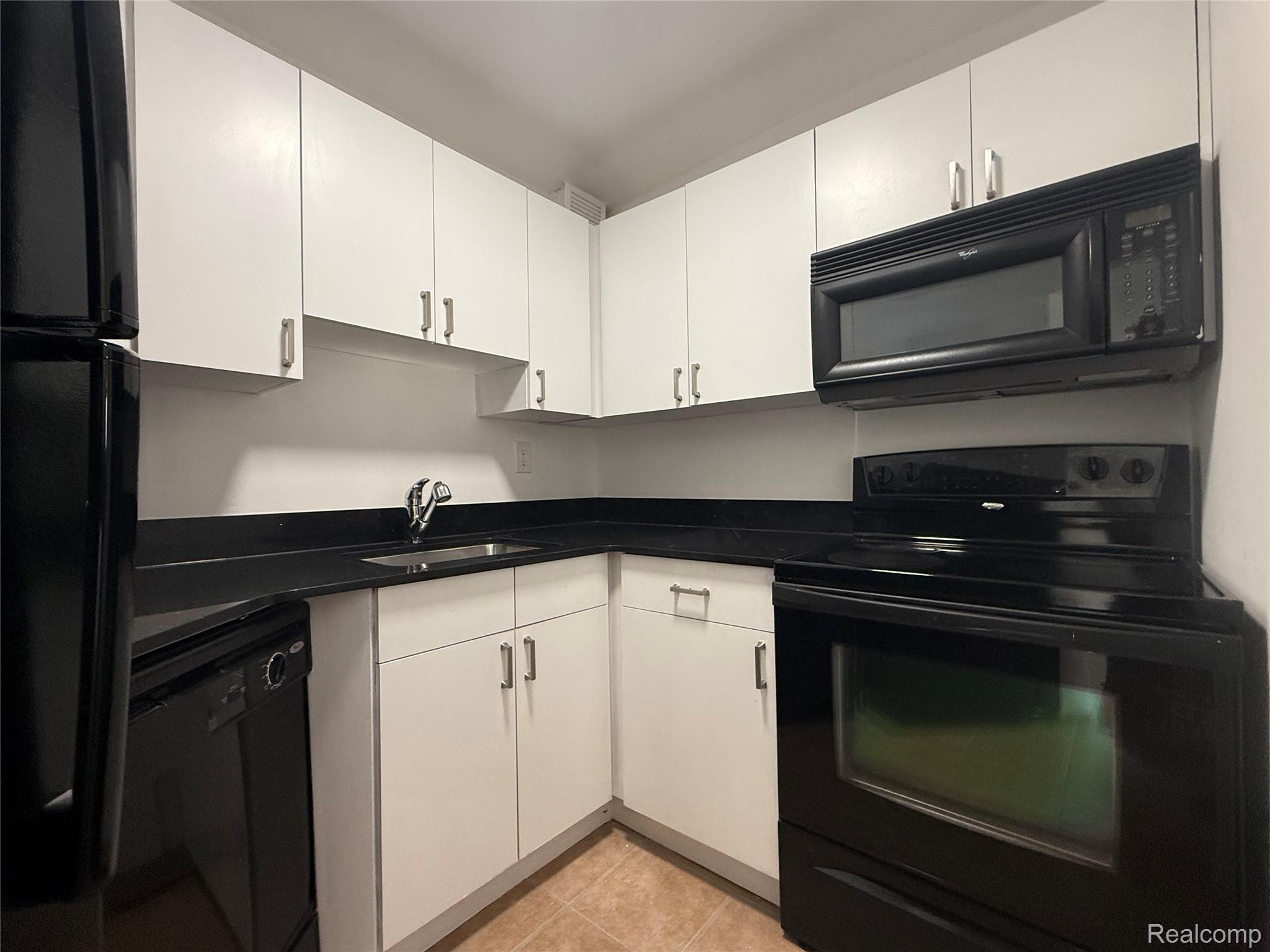 Detroit City, Michigan 48226, United States, 1 Bedroom Bedrooms, ,1 BathroomBathrooms,Residential,Active,189491