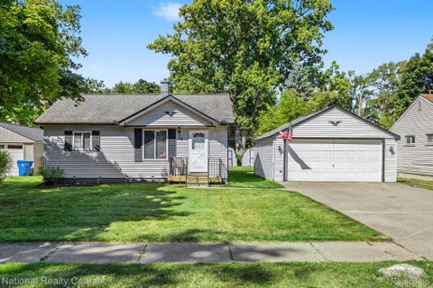 Photo of 29 Doremus Avenue, Waterford Charter Township, MI 48328 (MLS # 20261069322)
