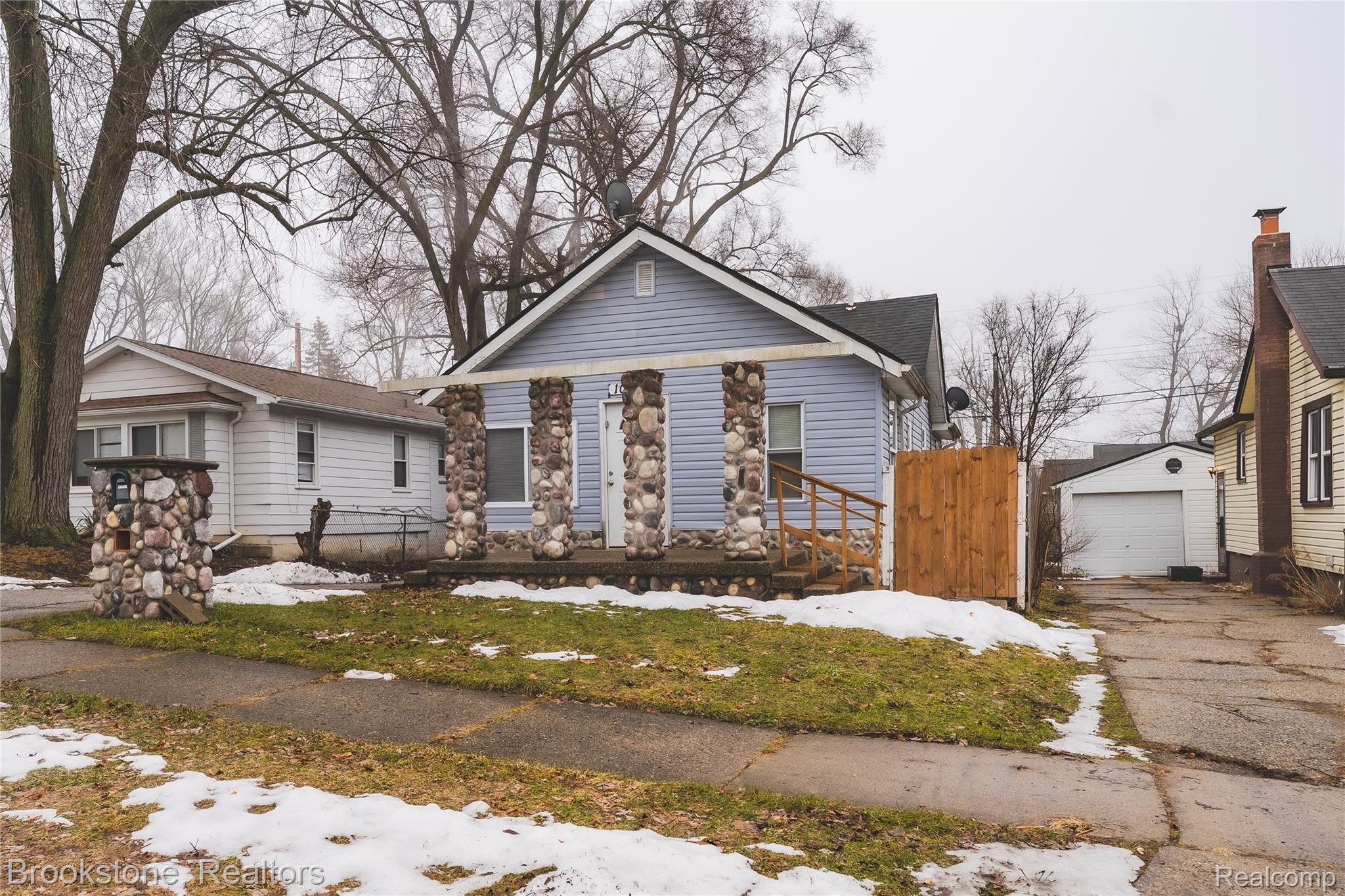 103 W Cornell Avenue