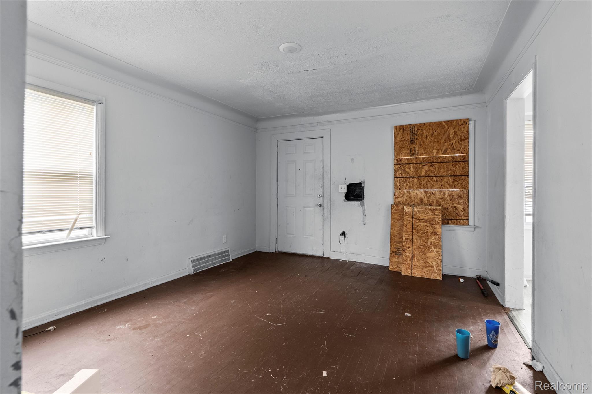 9660 Winthrop Street