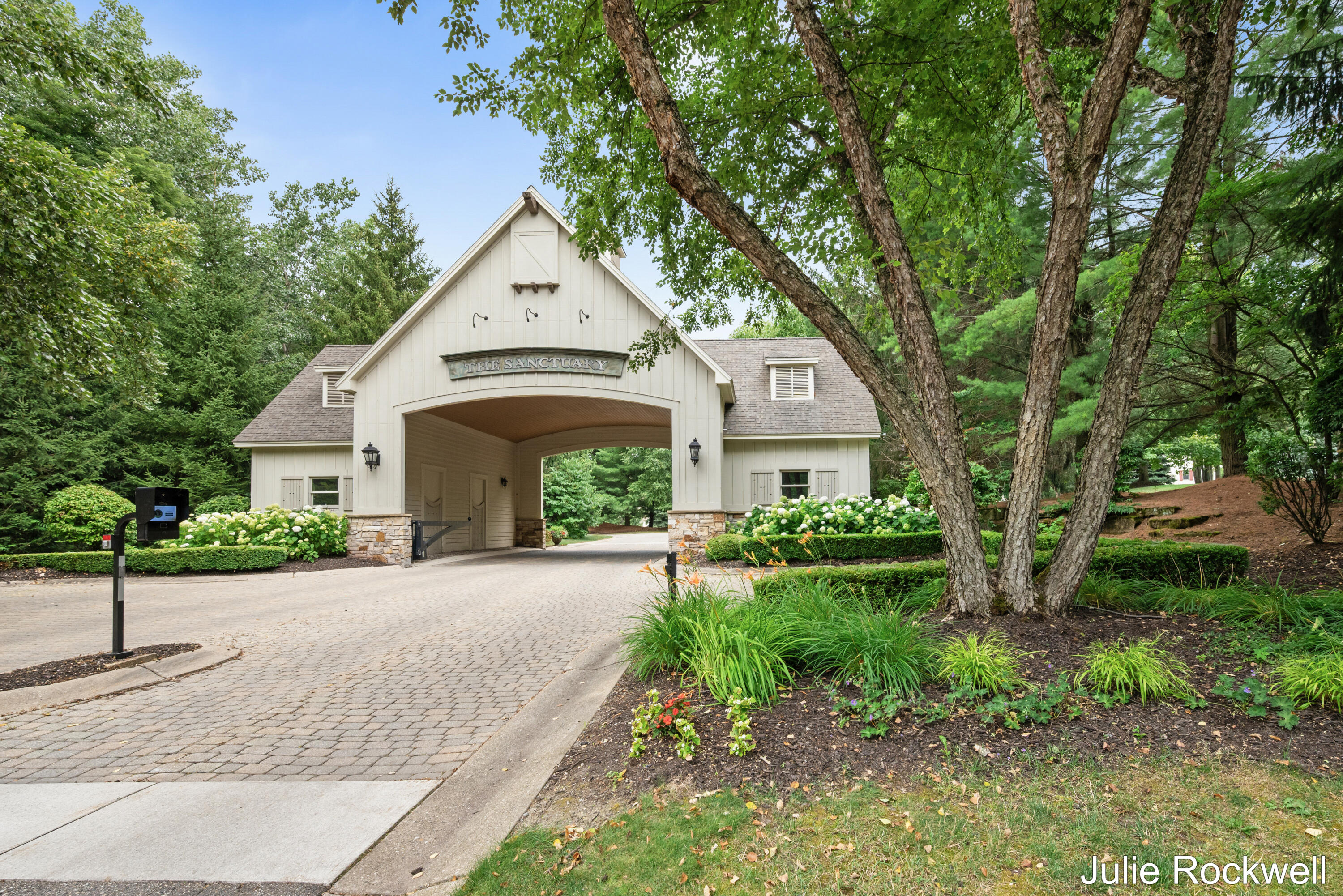 5575 Sanctuary Drive NE