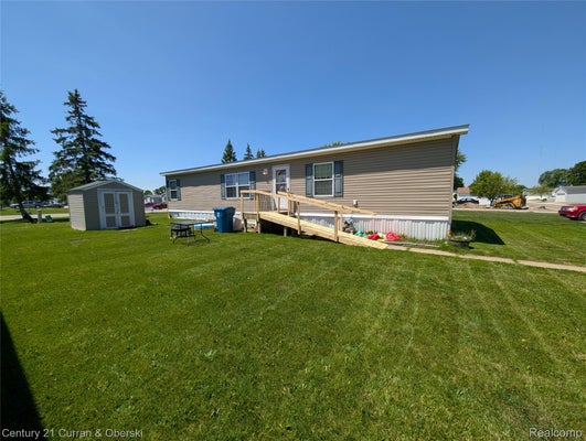 29319 MAPLE DR, FLAT ROCK, MI 48134 - Image 59e7dbd13fb4b4b2f3ff0f1a670cc4a6/829227249