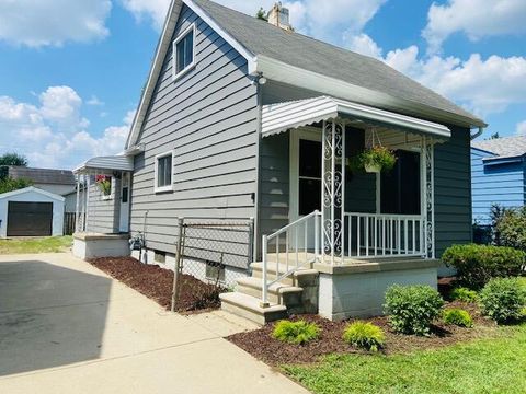 8627 Robindale Avenue Dearborn Heights City MI 48127