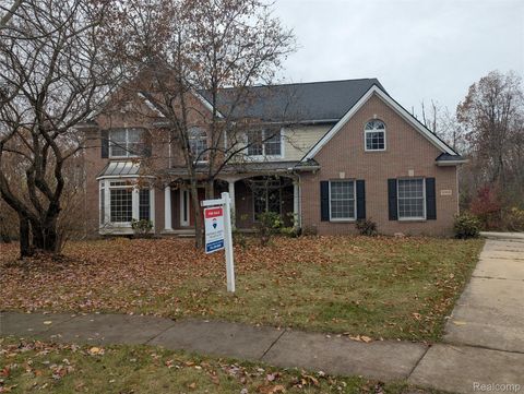 1068 Arboretum Court Saline City MI 48176