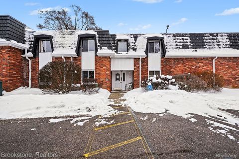 1872 Colonial Village Way 1 Waterford Charter Township MI 48328