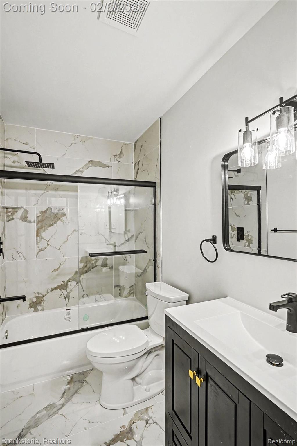 1872 Colonial Village Way 1