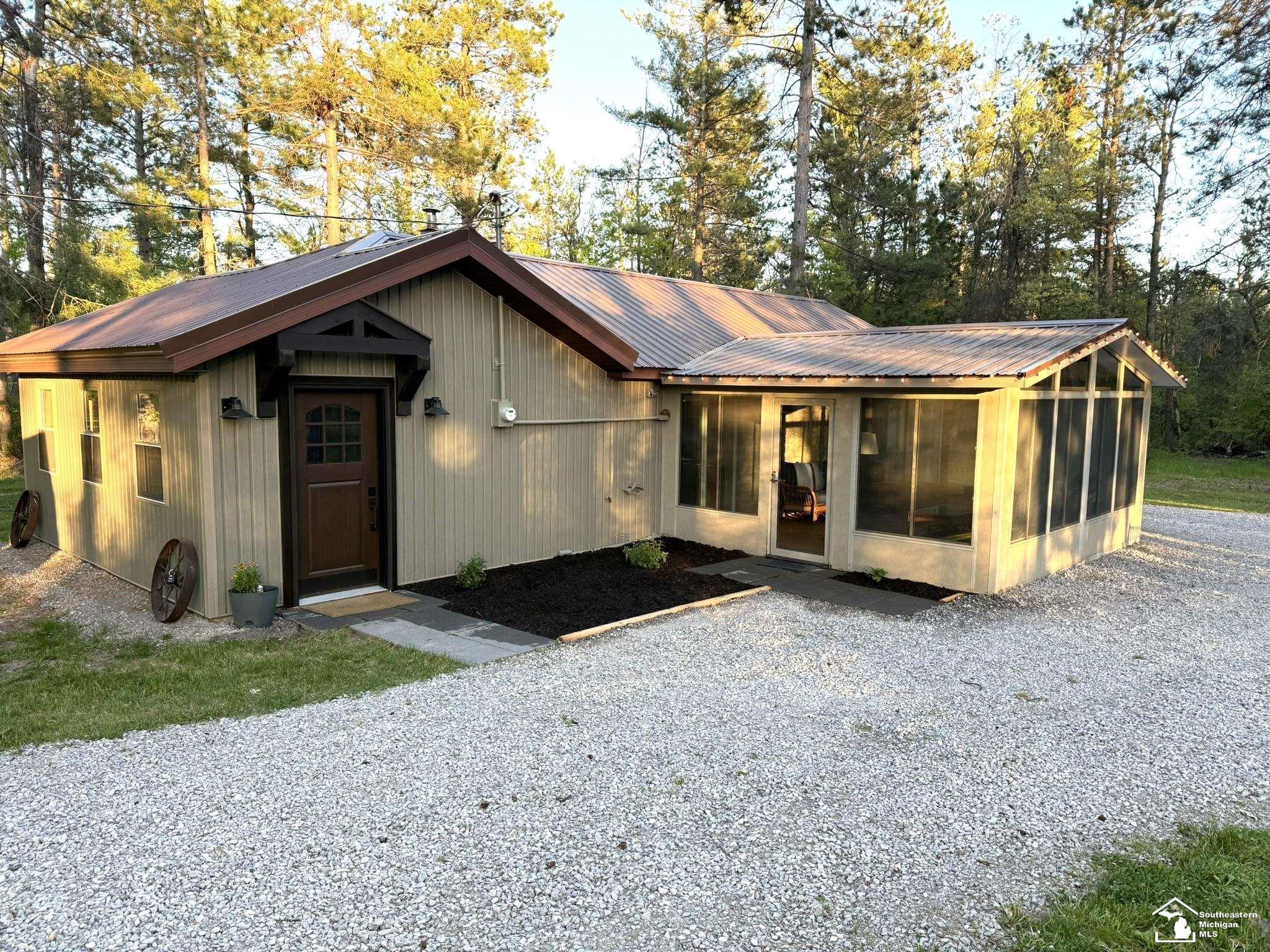 1391 W Hill Road