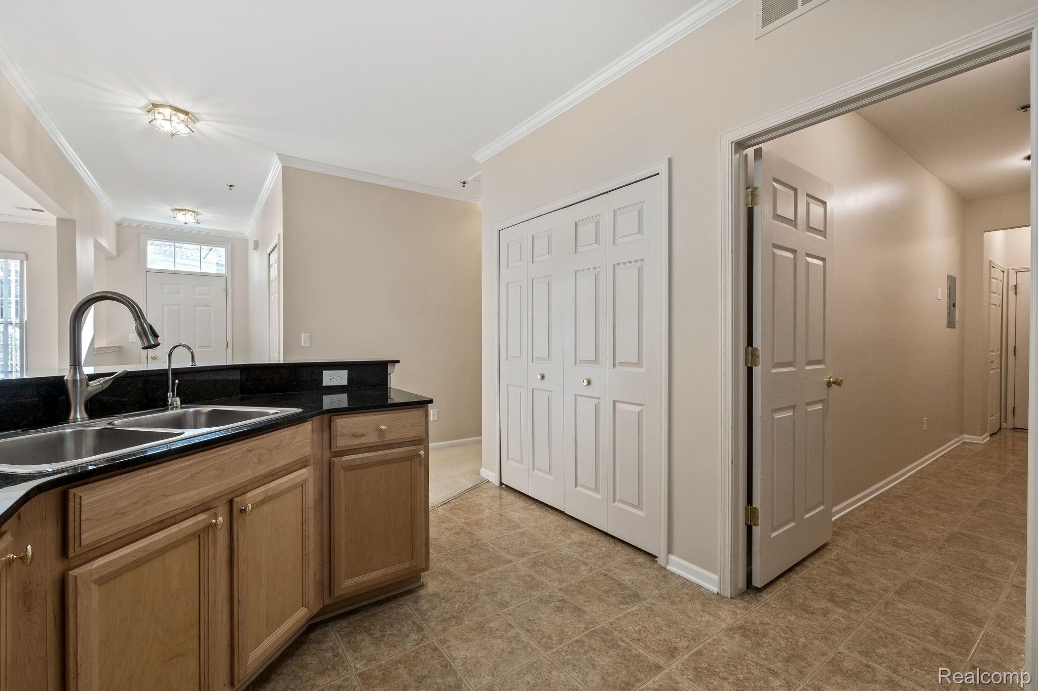 Rochester City, Michigan 48307, United States, 2 Bedrooms Bedrooms, ,2 BathroomsBathrooms,Residential,Active,125830