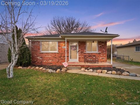 29191 McDonald Street Roseville City MI 48066