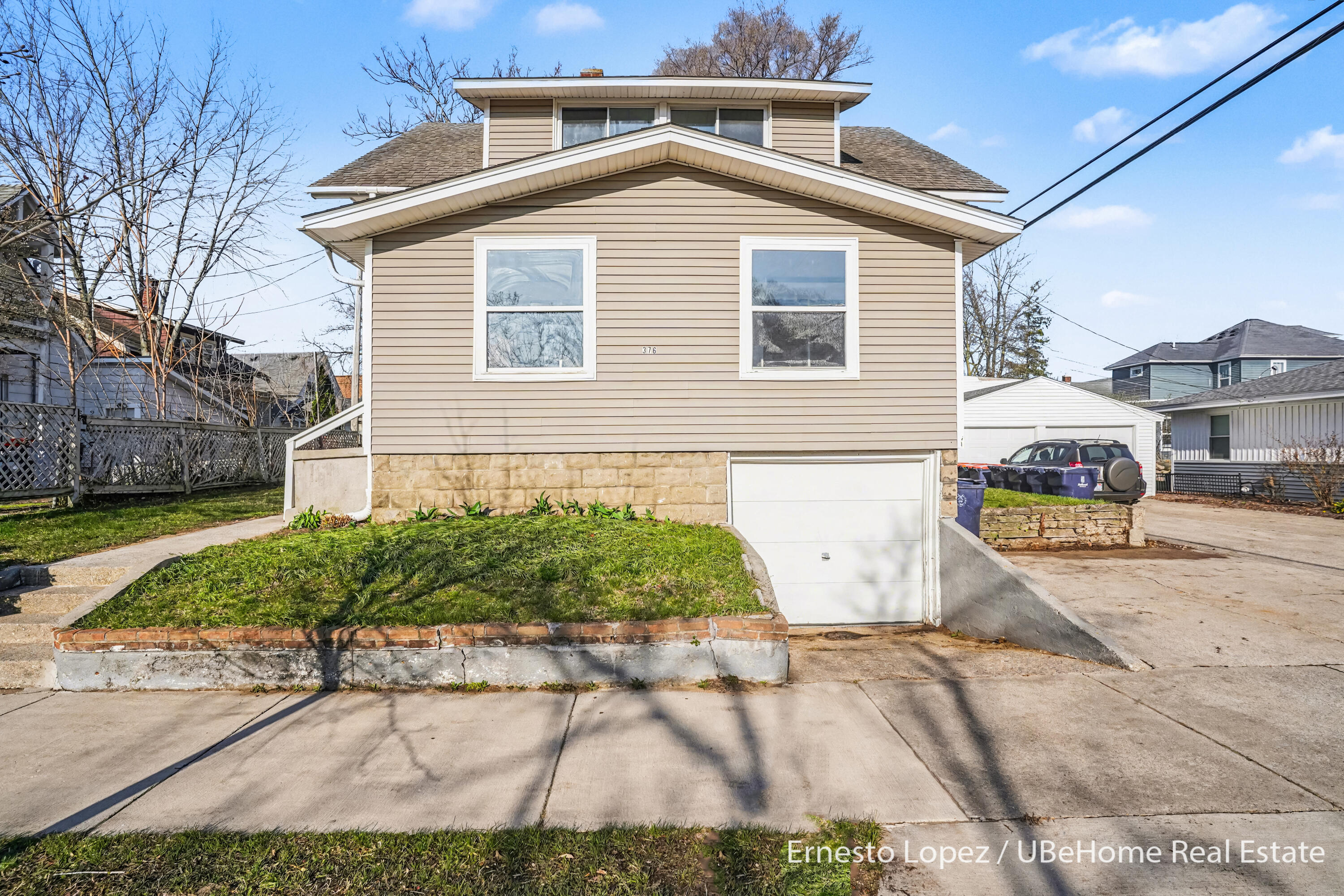 376 College Avenue